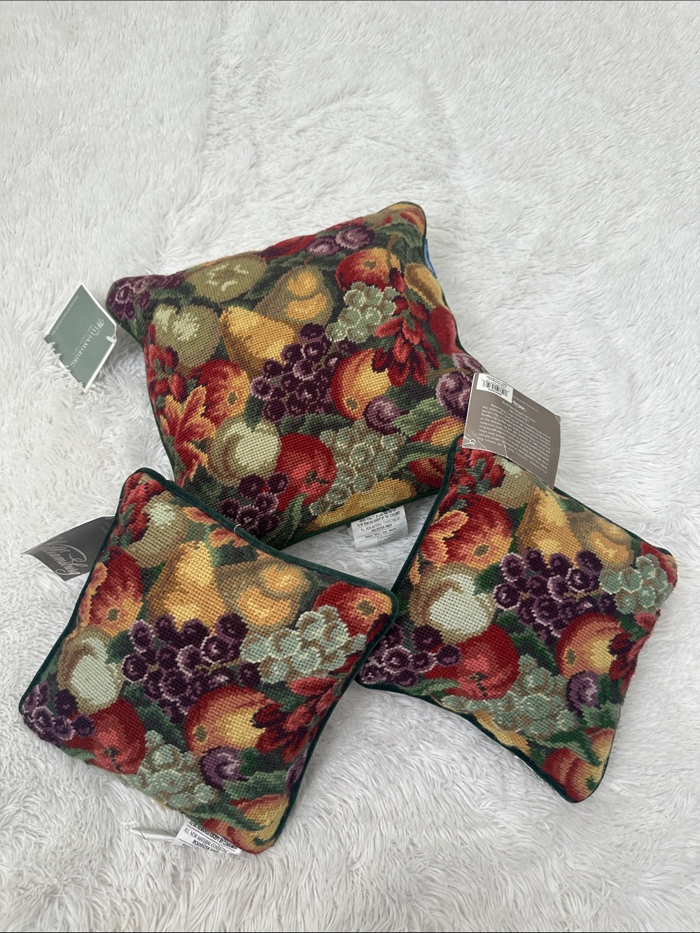 🥕 NWT Williamsburg Embroidered 3 Piece Throw Pillow Set